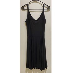 ⁣✧ Carole Little | Black Midi Sleeveless Dress